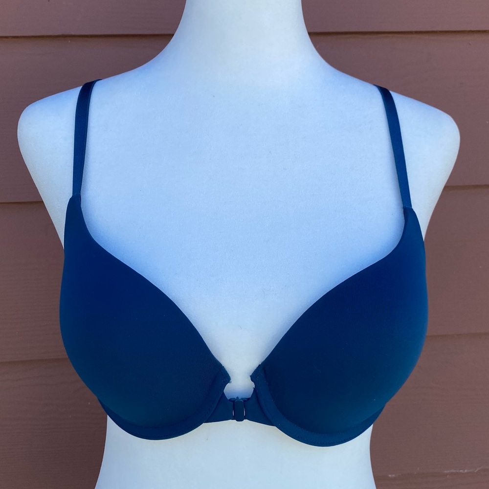 Victoria’s Secret Underwire Front Clasp Push Up Bra Blue Stripes - Size 32C